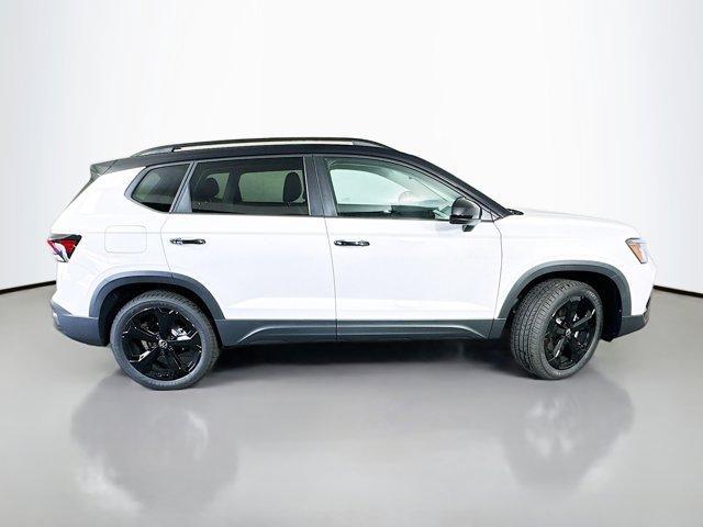 new 2025 Volkswagen Taos car
