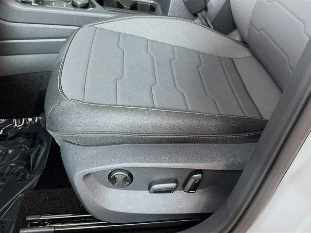 new 2025 Volkswagen Taos car