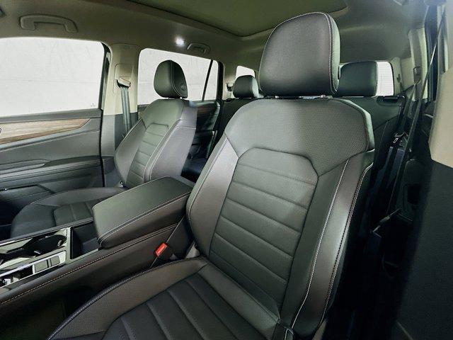 new 2025 Volkswagen Atlas car, priced at $49,071