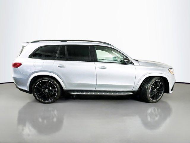 new 2026 Mercedes-Benz GLS 580 car