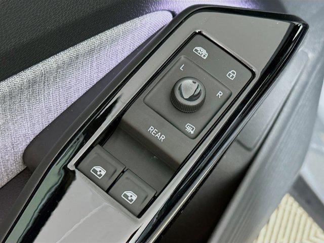 new 2025 Volkswagen ID.4 car, priced at $43,655