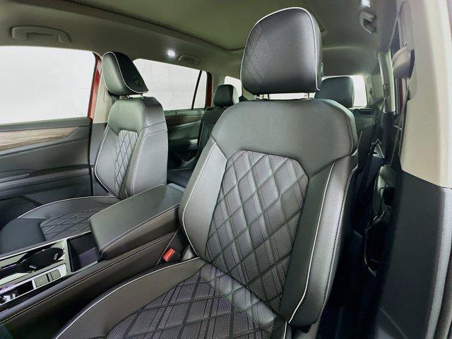 new 2025 Volkswagen Atlas car, priced at $54,804