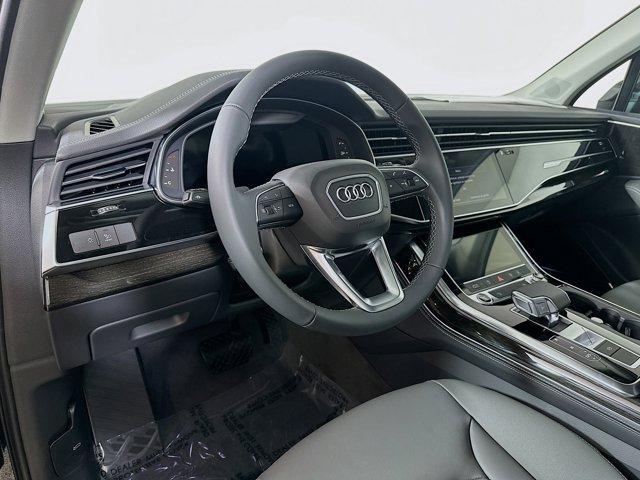 new 2025 Audi Q7 car, priced at $75,395