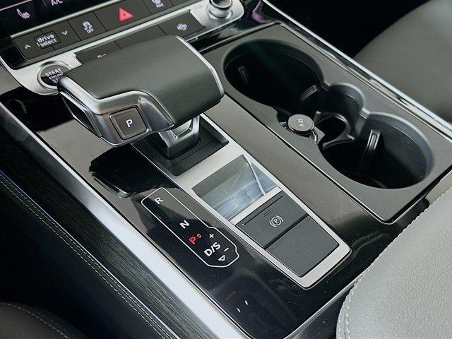 new 2025 Audi Q7 car, priced at $75,395