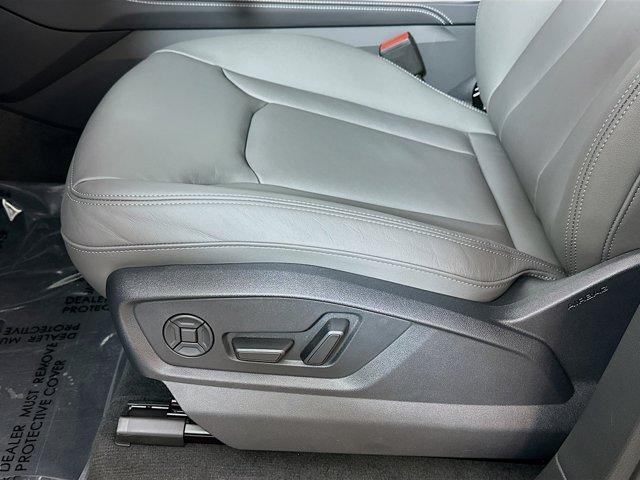 new 2025 Audi Q7 car, priced at $75,395
