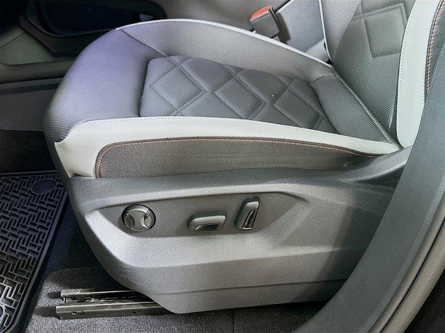 new 2025 Volkswagen Atlas car, priced at $40,554