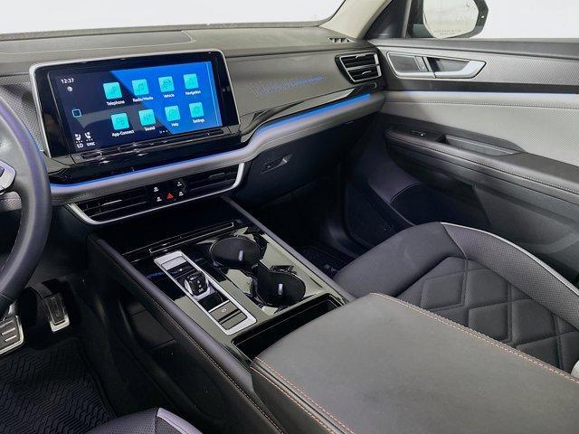 new 2025 Volkswagen Atlas car, priced at $40,554