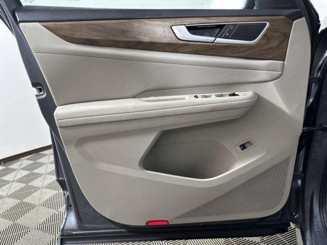 new 2025 Volkswagen Atlas car, priced at $39,863