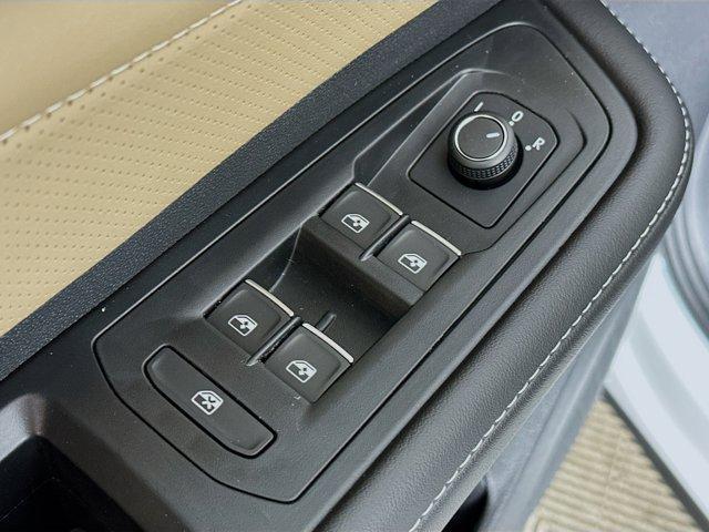 new 2026 Volkswagen Atlas Cross Sport car, priced at $47,052