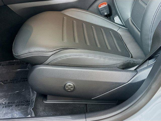 new 2025 Mercedes-Benz GLC 350e car, priced at $67,450