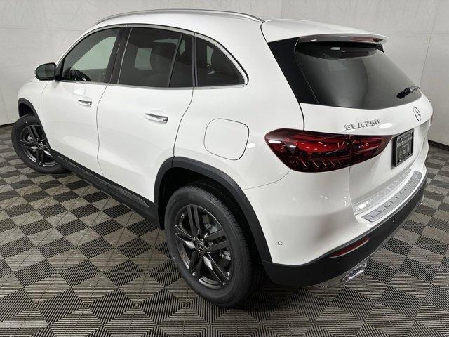 new 2024 Mercedes-Benz GLA 250 car, priced at $48,995