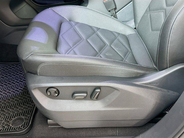 new 2025 Volkswagen Atlas car, priced at $43,570