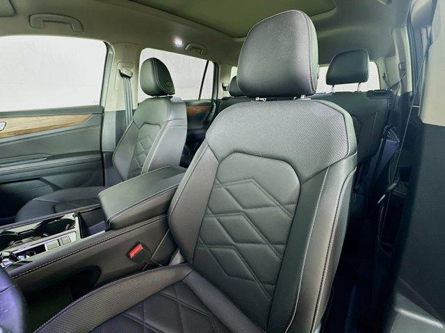 new 2025 Volkswagen Atlas car, priced at $43,570