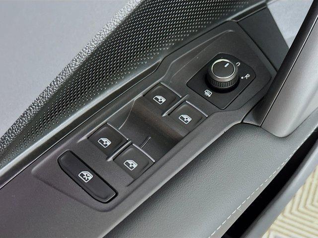 new 2025 Volkswagen Tiguan car, priced at $35,270