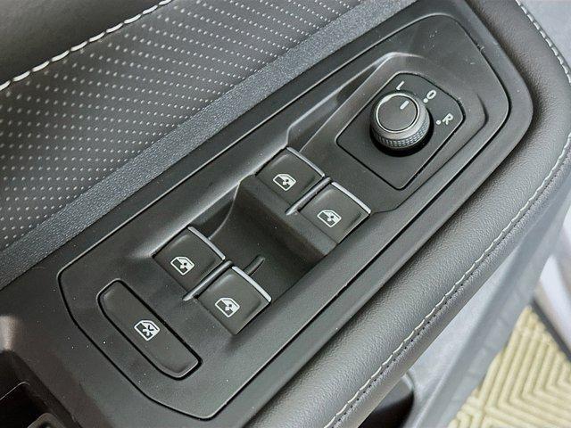 new 2025 Volkswagen Atlas car, priced at $50,851