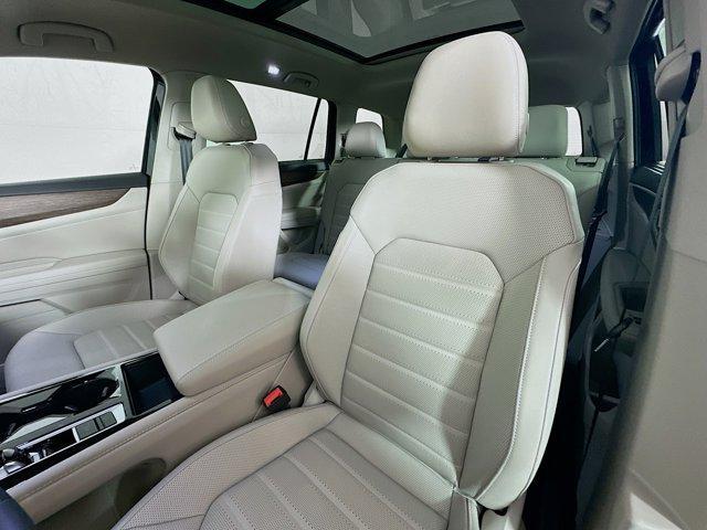 new 2025 Volkswagen Atlas car, priced at $49,071