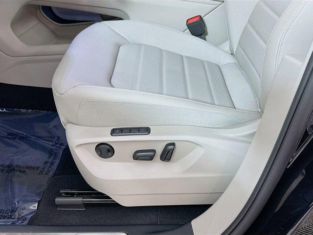 new 2025 Volkswagen Atlas car, priced at $49,071