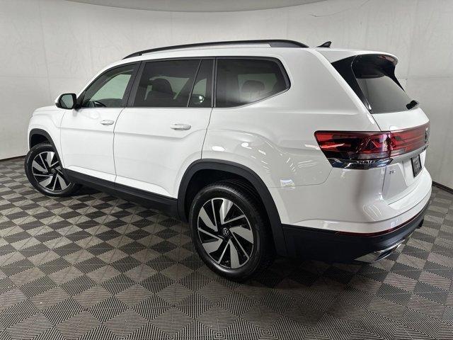 new 2024 Volkswagen Atlas car, priced at $44,800