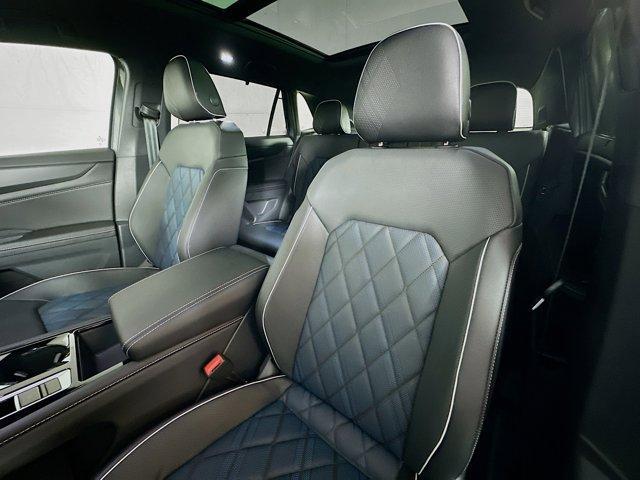 new 2025 Volkswagen Atlas Cross Sport car