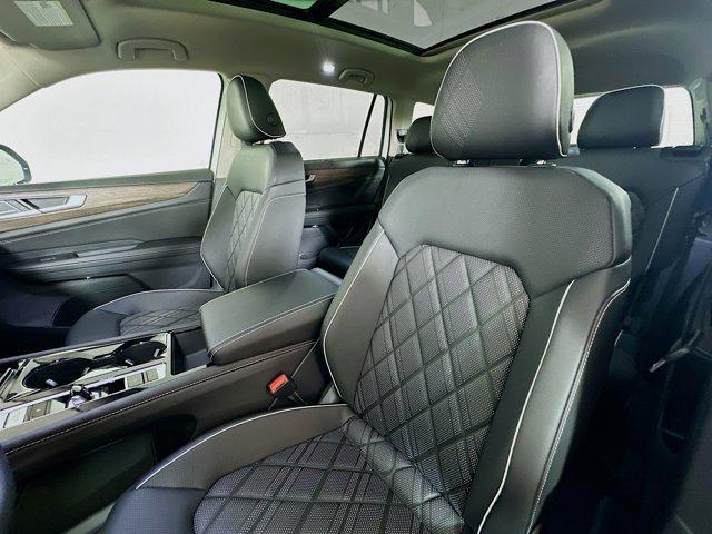 new 2025 Volkswagen Atlas car, priced at $55,010