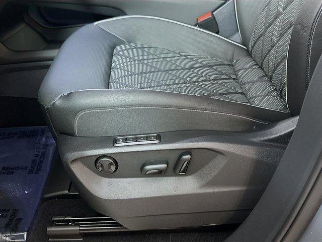 new 2025 Volkswagen Atlas car, priced at $55,010
