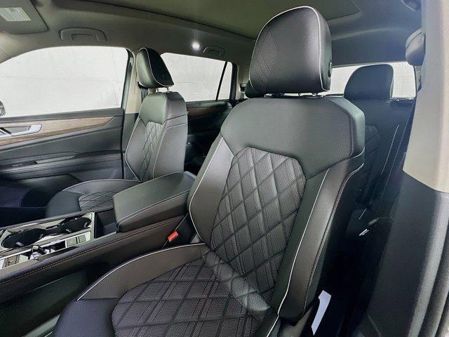 new 2025 Volkswagen Atlas car, priced at $55,010