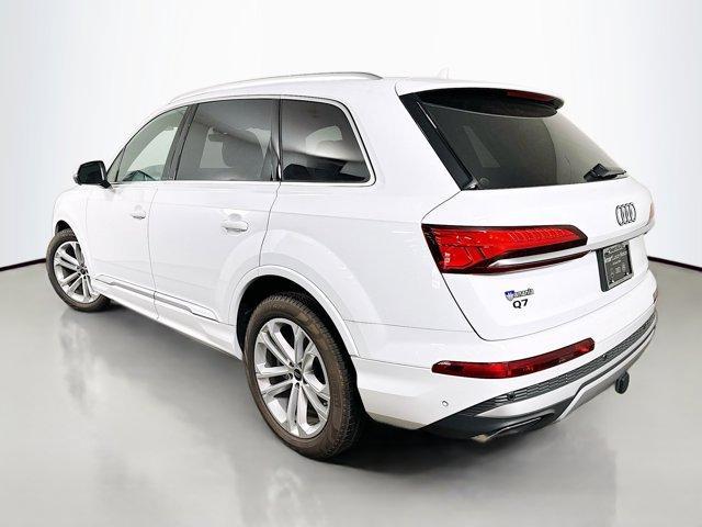 new 2025 Audi Q7 car, priced at $77,106