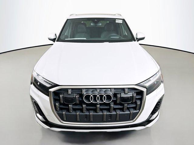 new 2025 Audi Q7 car, priced at $77,106