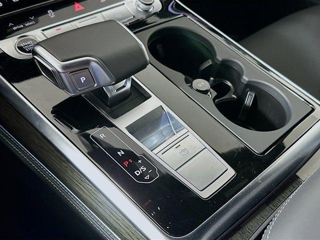 new 2025 Audi Q7 car, priced at $77,106