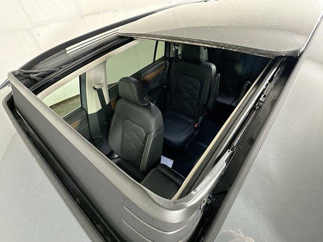 new 2025 Volkswagen Atlas car, priced at $41,025