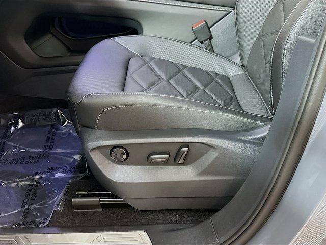 new 2025 Volkswagen Atlas car, priced at $41,025