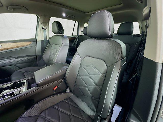 new 2025 Volkswagen Atlas car, priced at $41,025