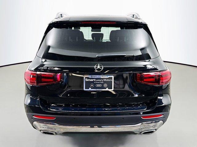 new 2025 Mercedes-Benz GLB 250 car, priced at $52,030