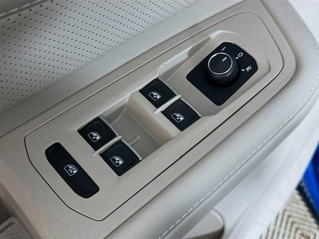 new 2025 Volkswagen Atlas car, priced at $50,851