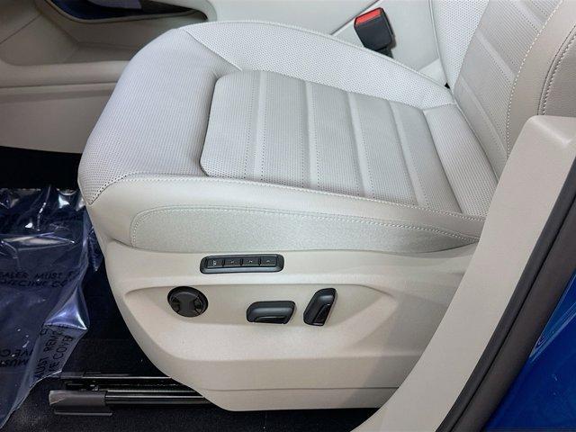 new 2025 Volkswagen Atlas car, priced at $50,851