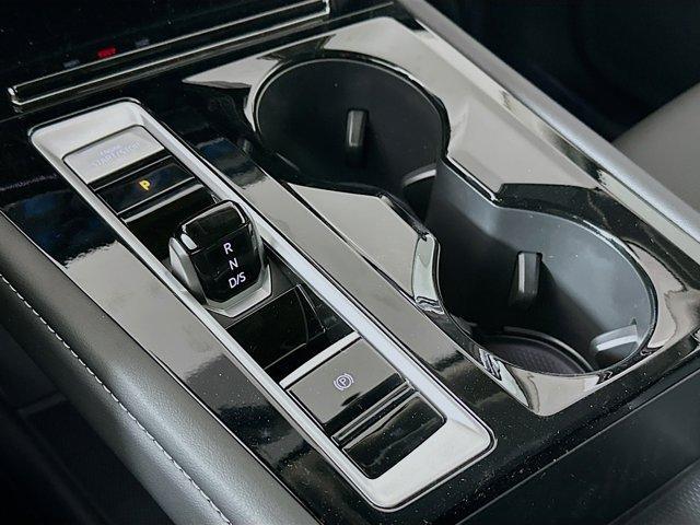 new 2025 Volkswagen Atlas car, priced at $55,072