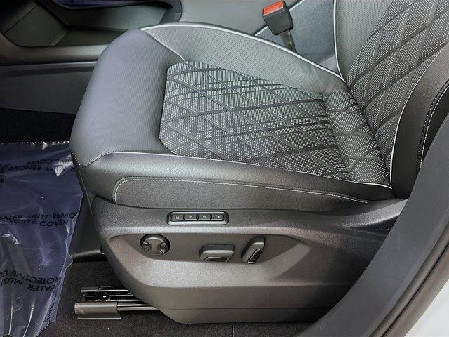 new 2025 Volkswagen Atlas car, priced at $55,072