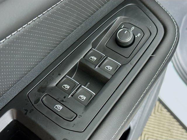 new 2026 Volkswagen Atlas Cross Sport car, priced at $45,552