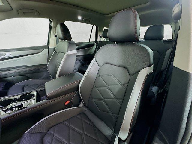 new 2025 Volkswagen Atlas car, priced at $47,580