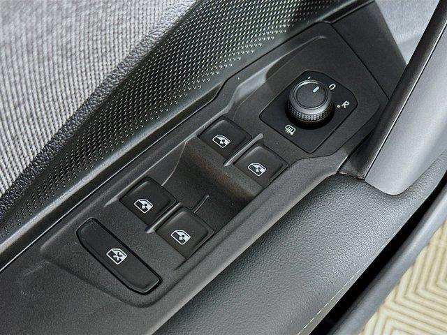 new 2025 Volkswagen Tiguan car, priced at $33,434