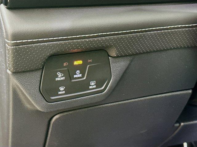 new 2025 Volkswagen Atlas car, priced at $46,520