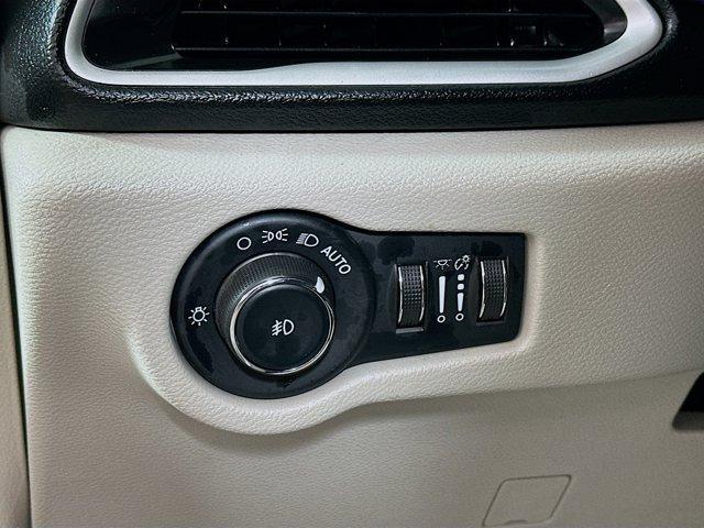 used 2022 Chrysler Pacifica car, priced at $23,886