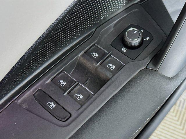 new 2025 Volkswagen Tiguan car, priced at $38,121