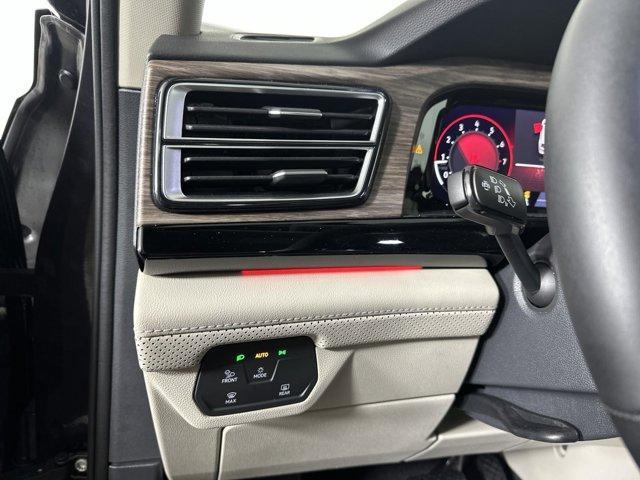 new 2025 Volkswagen Atlas car, priced at $50,851