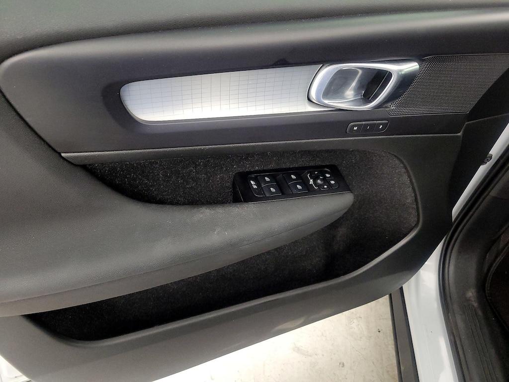 used 2021 Volvo XC40 car, priced at $25,998