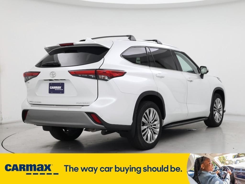 used 2023 Toyota Highlander car, priced at $43,998