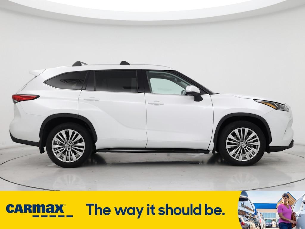 used 2023 Toyota Highlander car, priced at $43,998