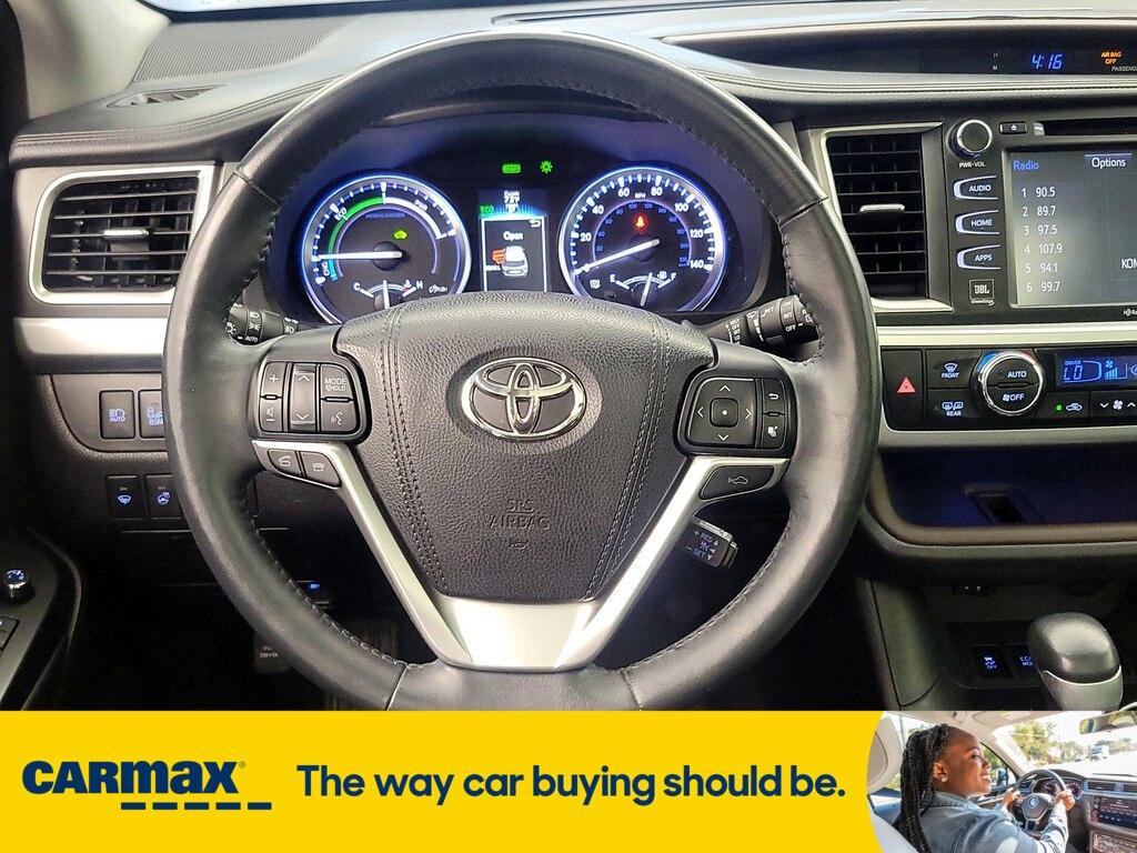 used 2015 Toyota Highlander Hybrid car, priced at $28,998