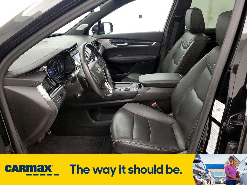 used 2024 Cadillac XT6 car, priced at $42,998