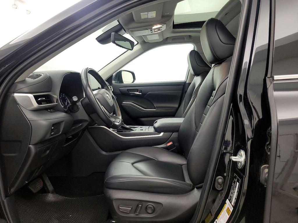used 2022 Toyota Highlander car, priced at $36,998